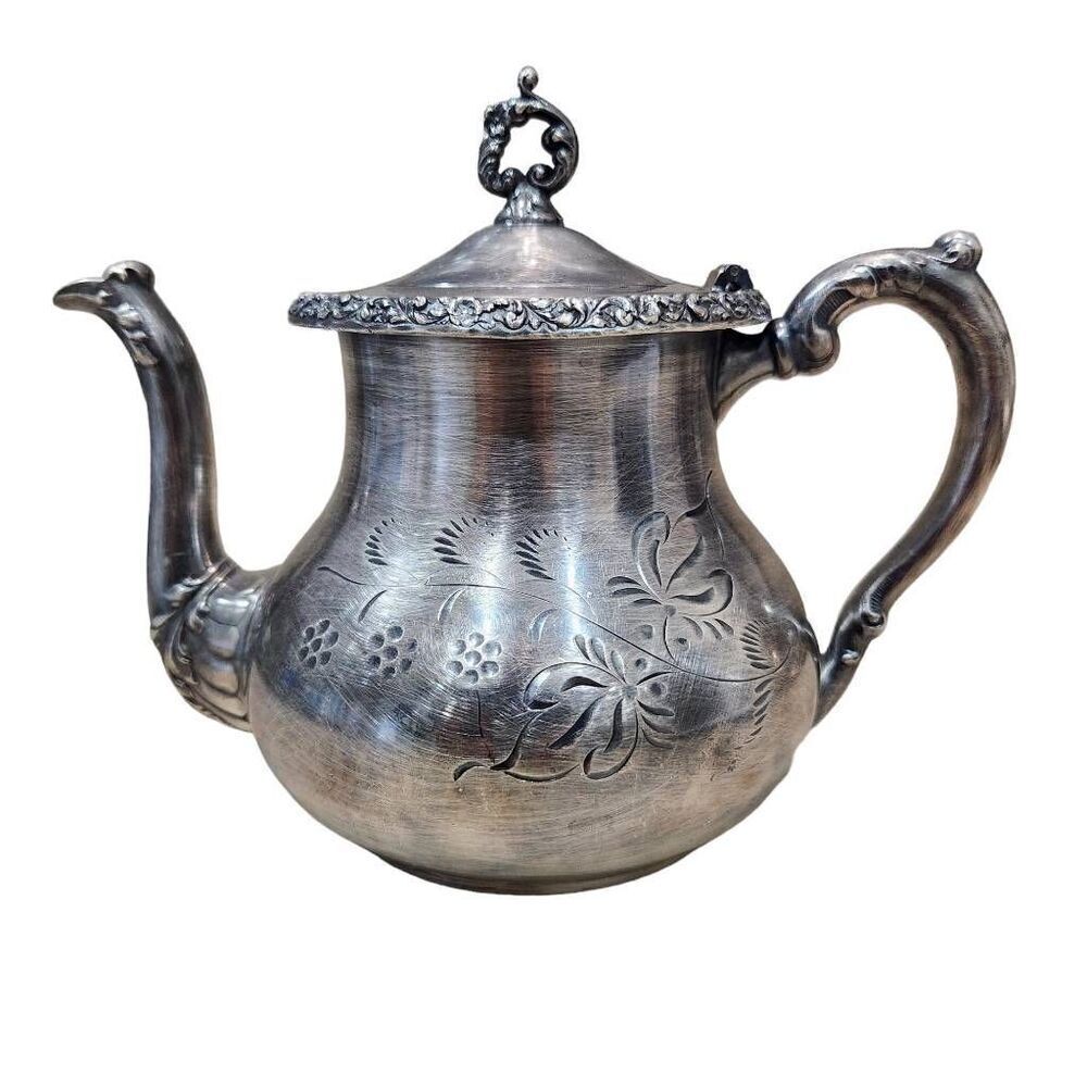 Antique The Pairpoint Corp. New Bedford Mass quadruple plate silver 357 teapot‎